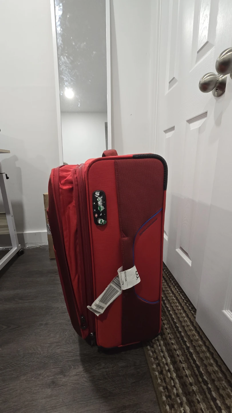 American Tourister Red Suitcase - photo 2