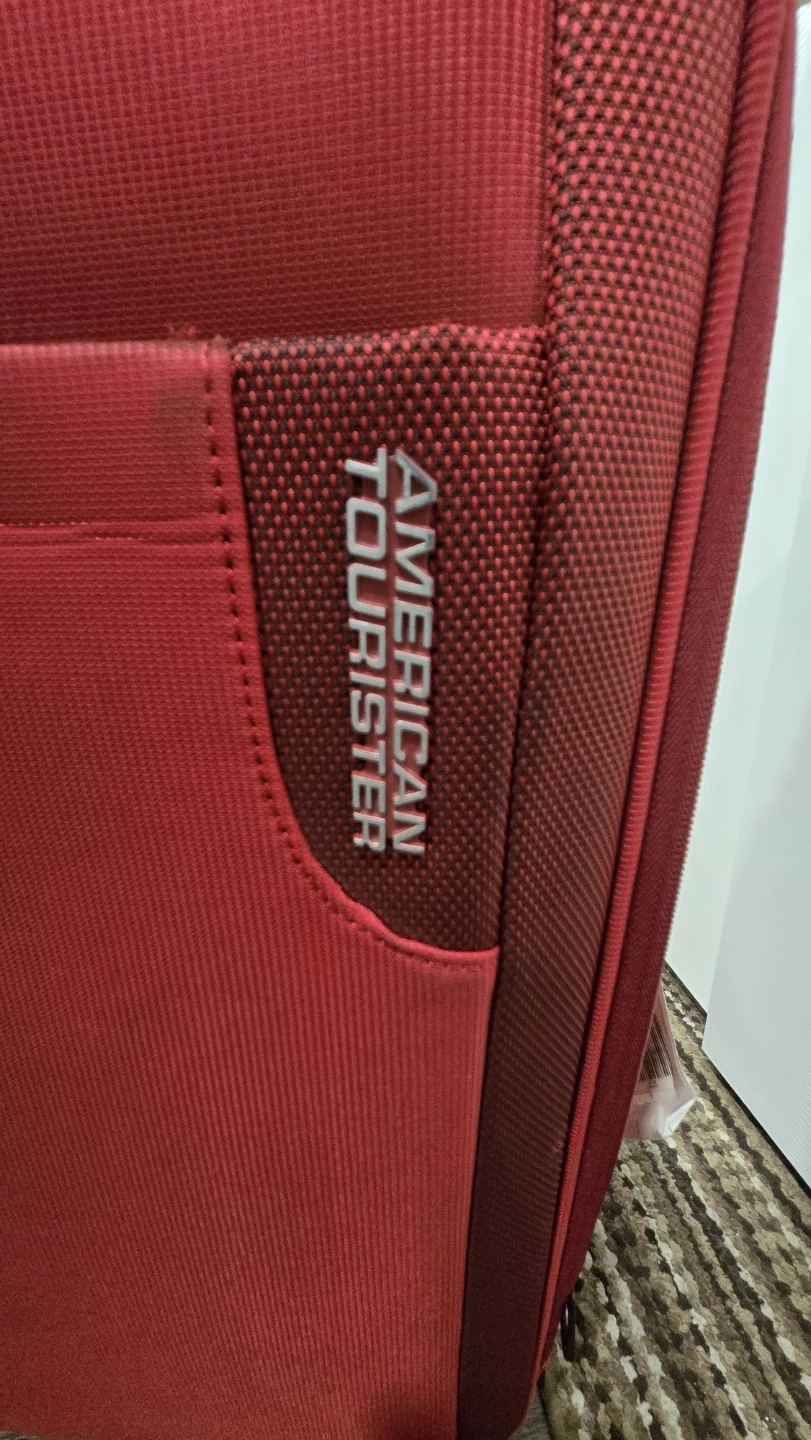 American Tourister Red Suitcase - photo 3