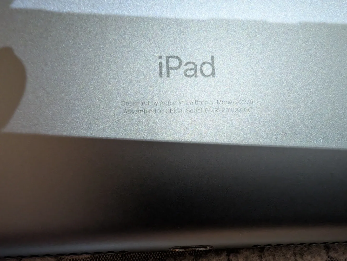 Apple iPad (8th generation) model number A2270 image indicator(3)