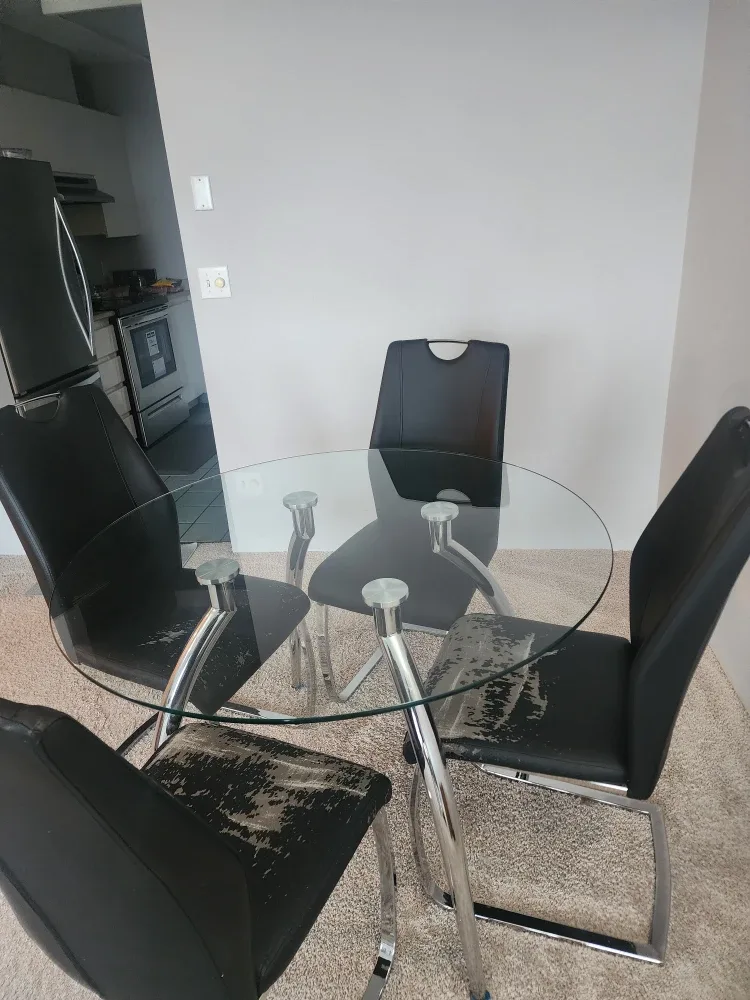 Glass top round dining table with 4 chairs image indicator(7)