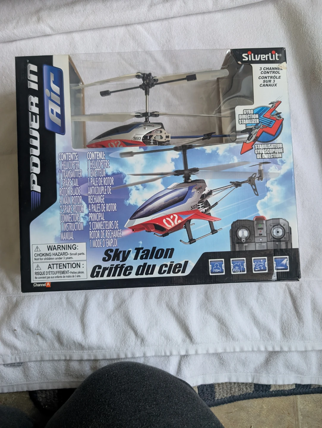 BNIB Silverlit Sky Talon