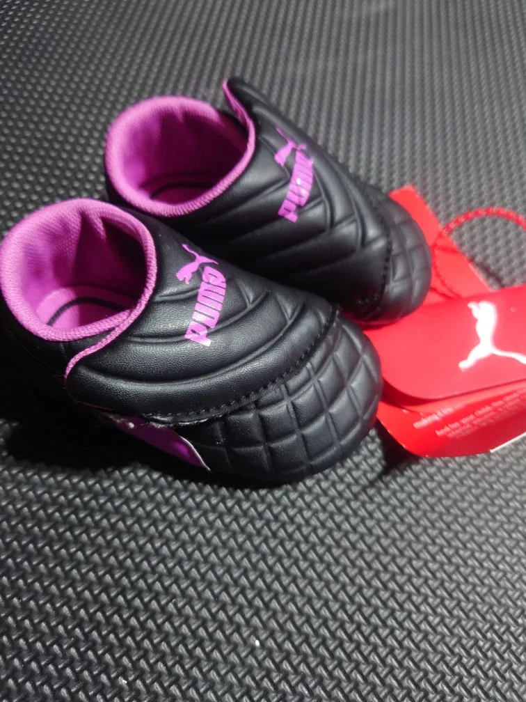 Puma Crib Shoes - Size 3M - With Box image indicator(2)