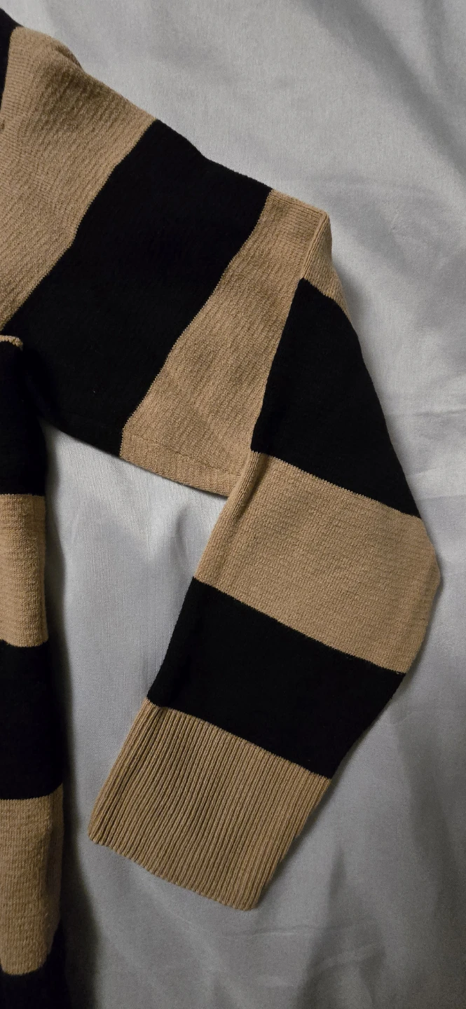 Tan & Black Horizontal Striped Sweater! - Size Womens Medium - photo 3