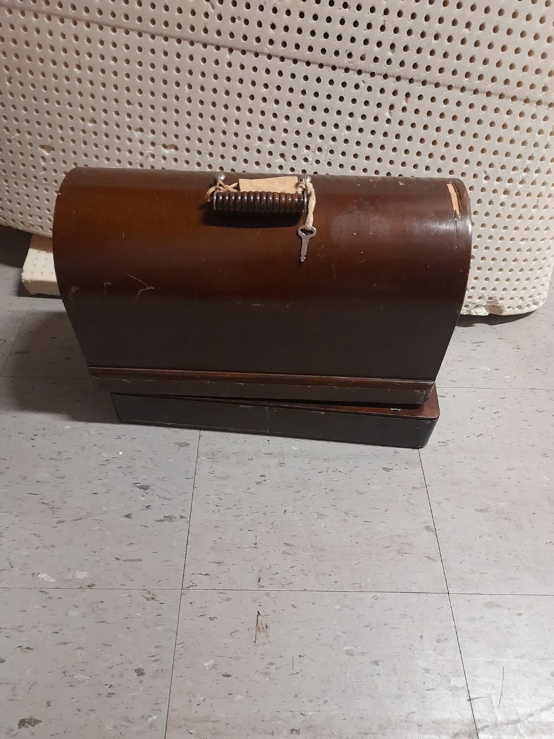 Vintage Singer Sewing Machine image indicator(4)