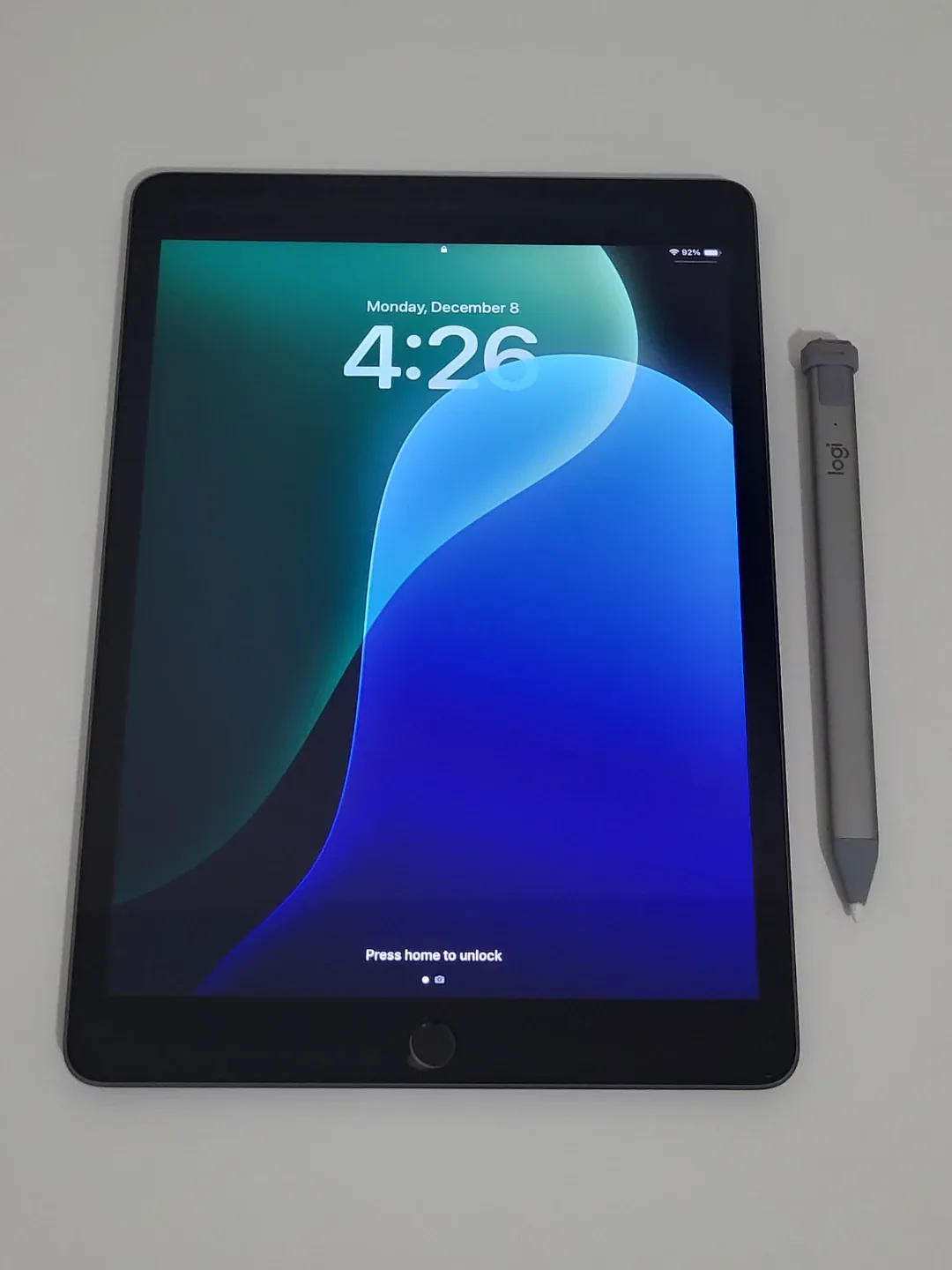 iPad 7th Gen + Logitech Crayon - 32GB