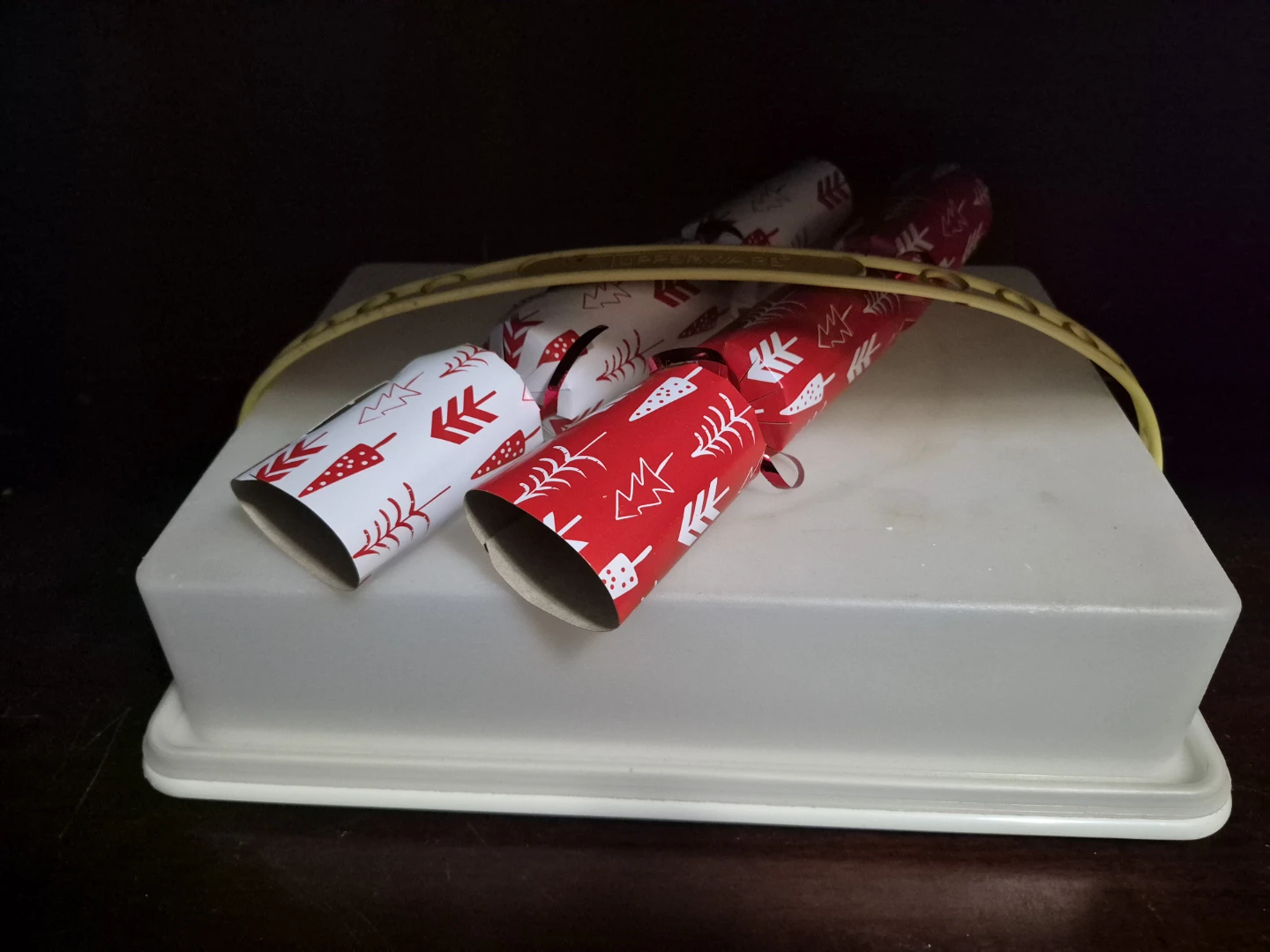Tupperware Cake Carrier & Pineapple Molds - photo 2
