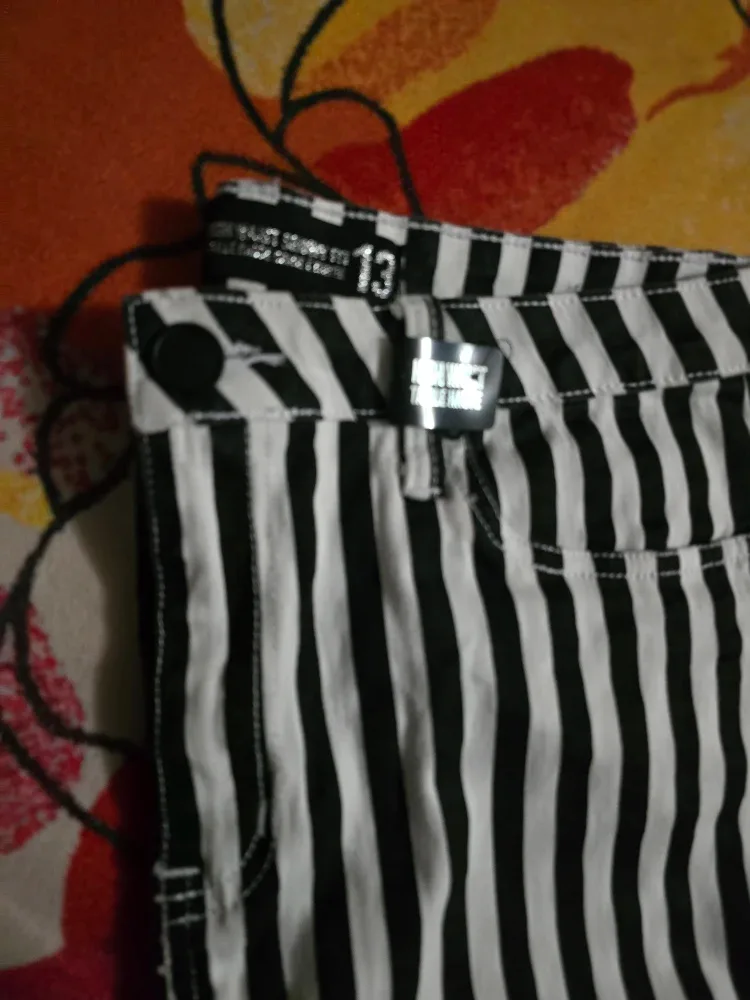 NEW Striped Skinny Fit High Waist Jeans - Size 13 #Cleanout image indicator(2)