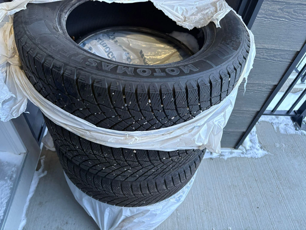 Motomaster Winter Tires - 225/65R17 - photo 2