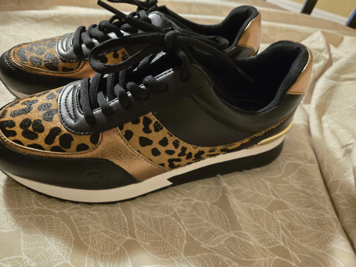 Michael Kors Sneakers Size 7.5 - photo 2