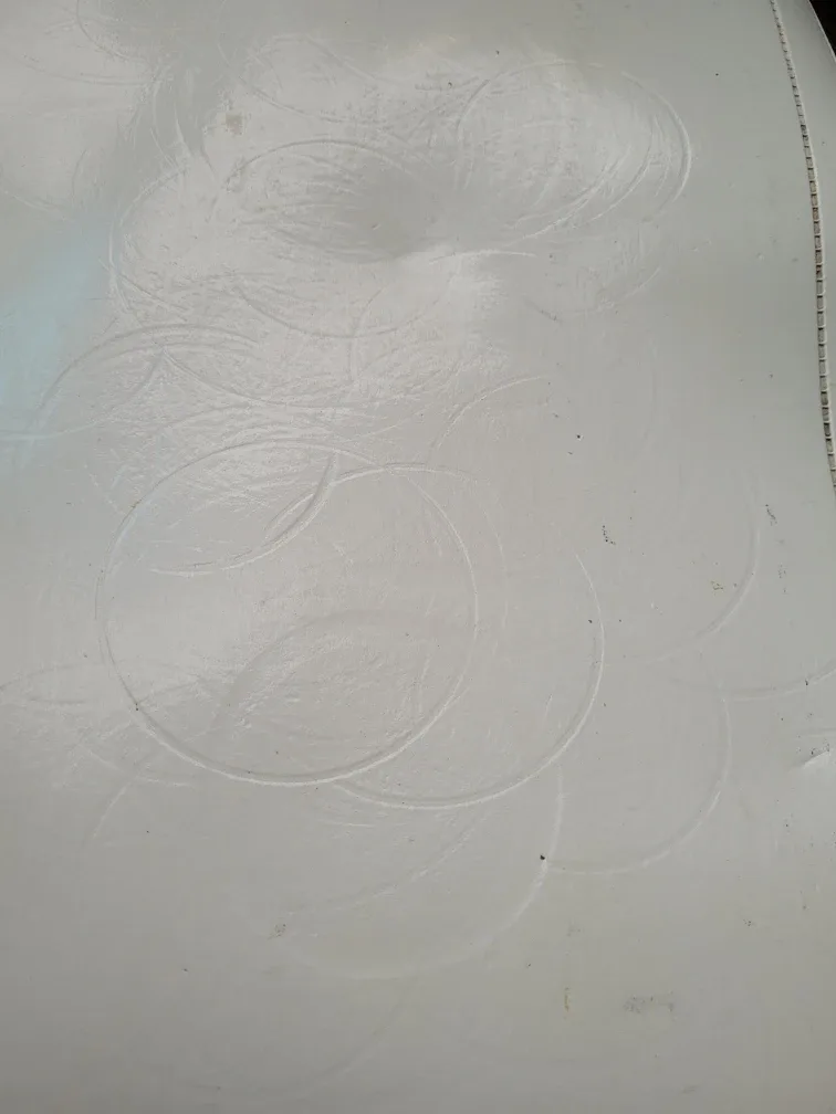 White Placemats & soap dispenser image indicator(2)