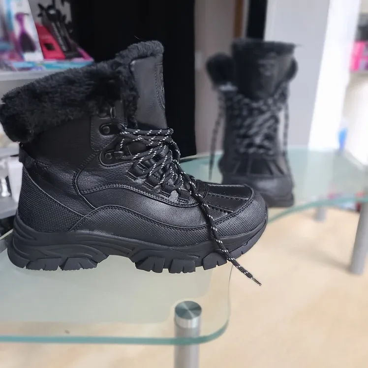Mountain Peak Black Winter Boots - Size 10