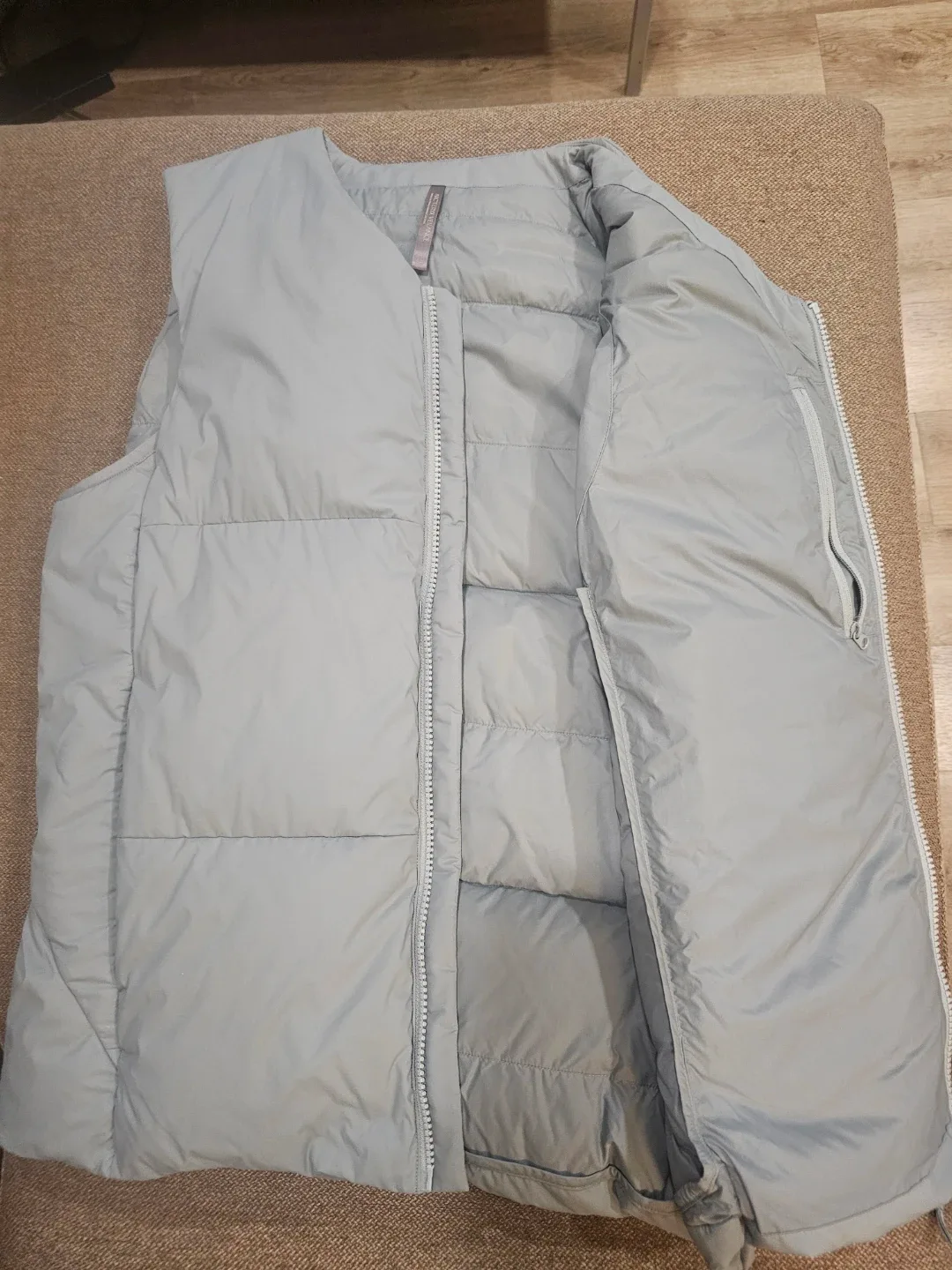 Arc'teryx Veilance Down Vest - Size S image indicator(6)