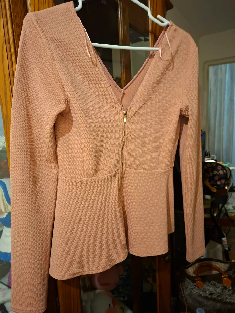 #Cleanout -Dynamite Pink Peplum Blouse - Size M image indicator(5)