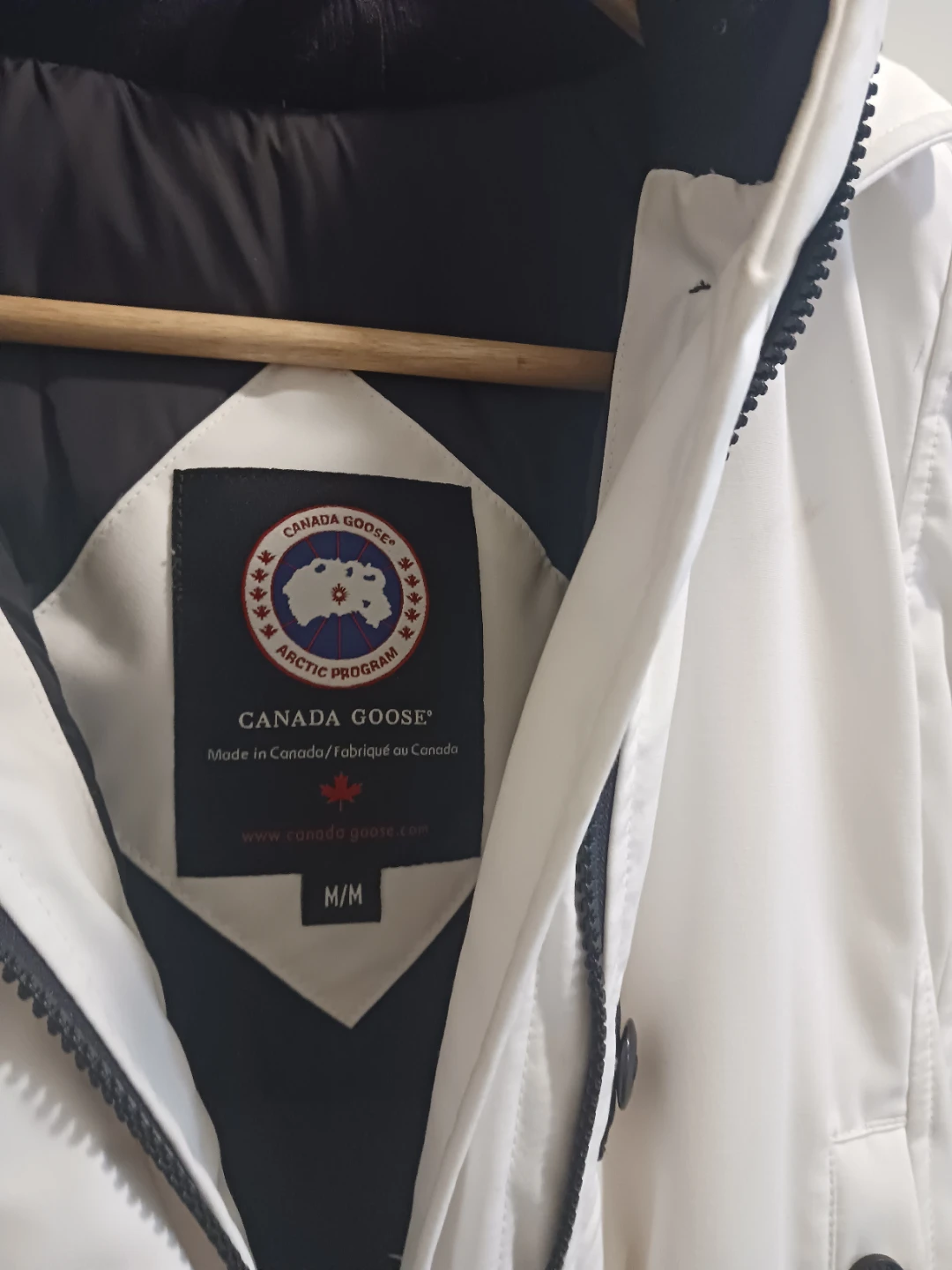 Canada Goose Coat - White, Size M/M - photo 5