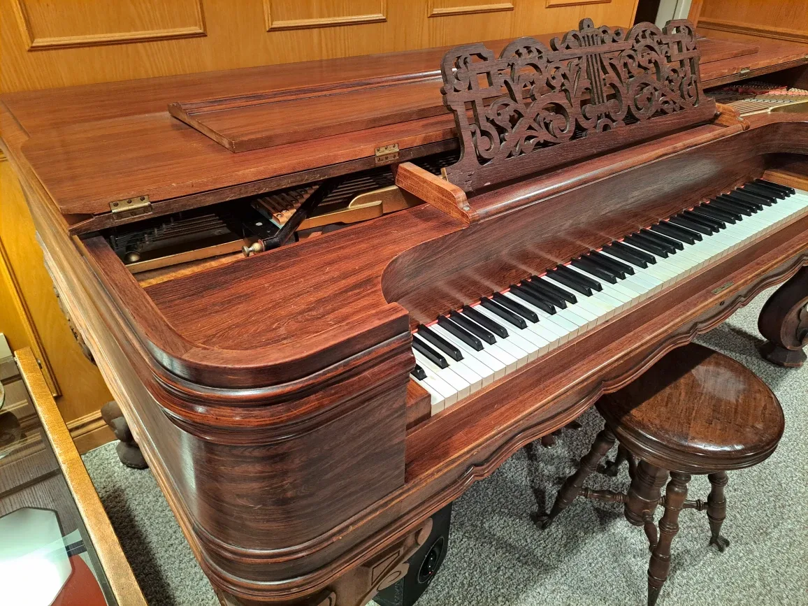 Newcombe Toronto Baby Grand Piano image indicator(2)