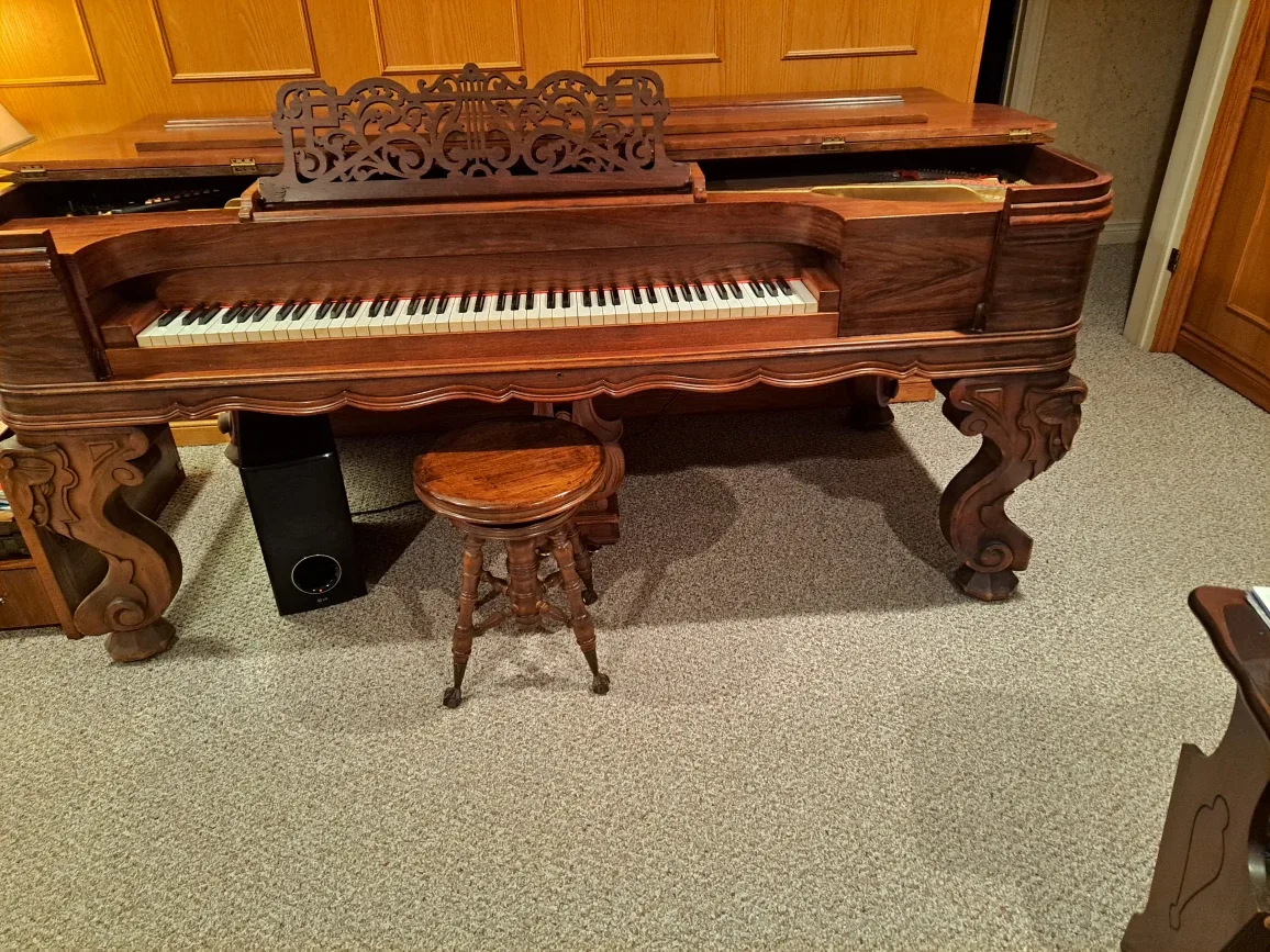 Newcombe Toronto Baby Grand Piano image indicator(3)