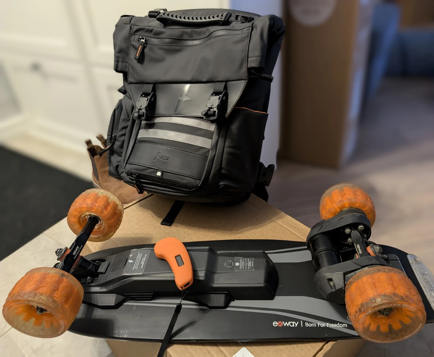 Exway Wave Riot Skateboard & Atsa Skateboard backpack