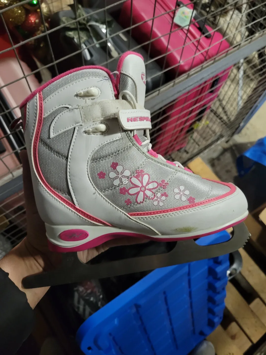 CCM Intruder skates - youth size 4 (no laces) image indicator(2)