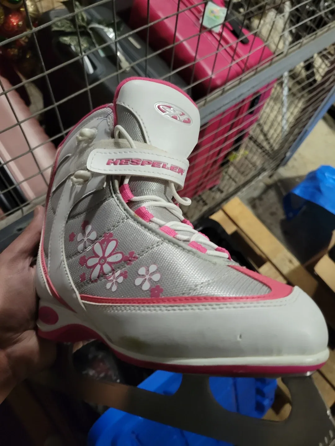 CCM Intruder skates - youth size 4 (no laces) image indicator(3)