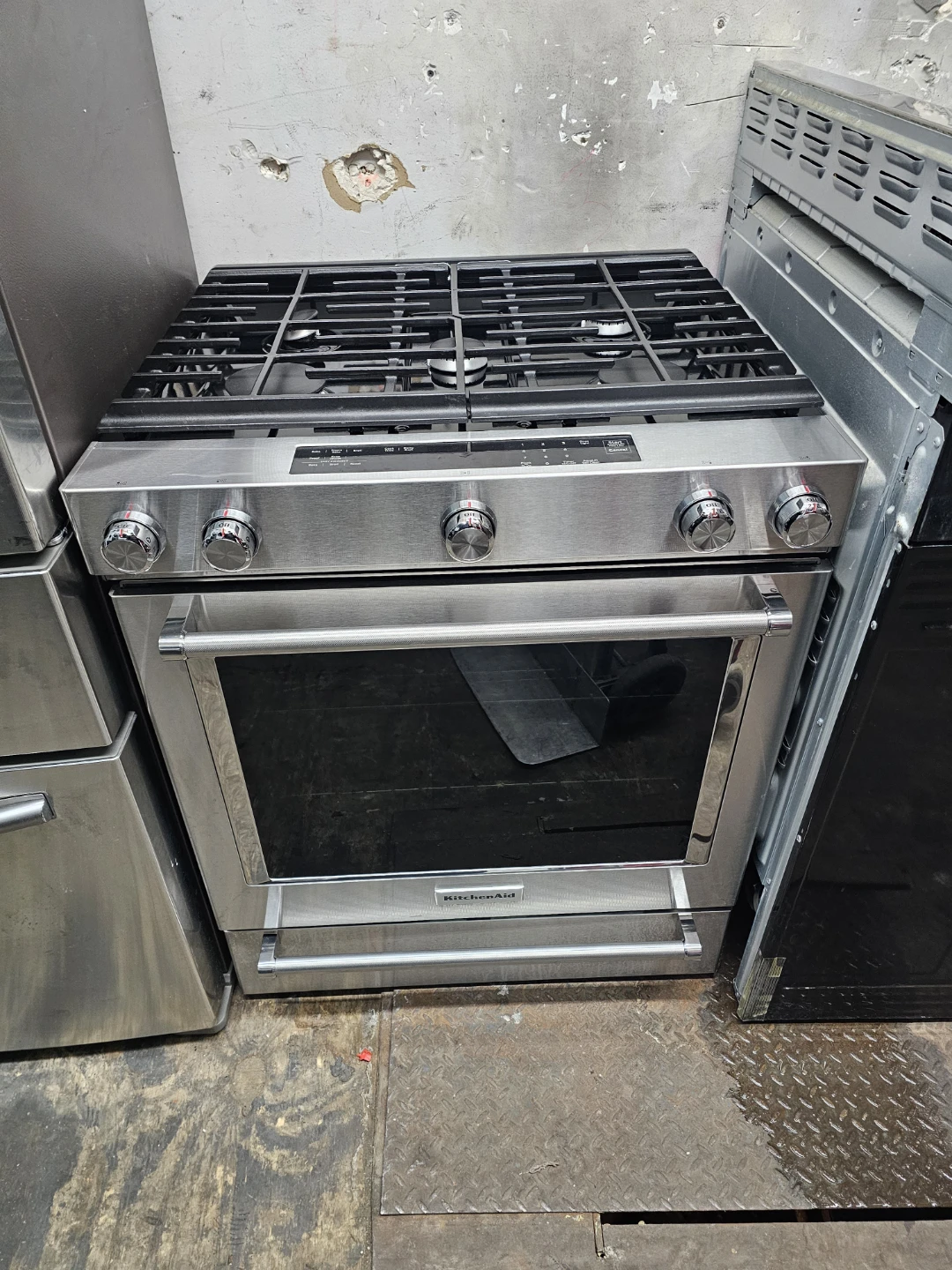 Kitchen aid 30in Stainless steel gas stove
