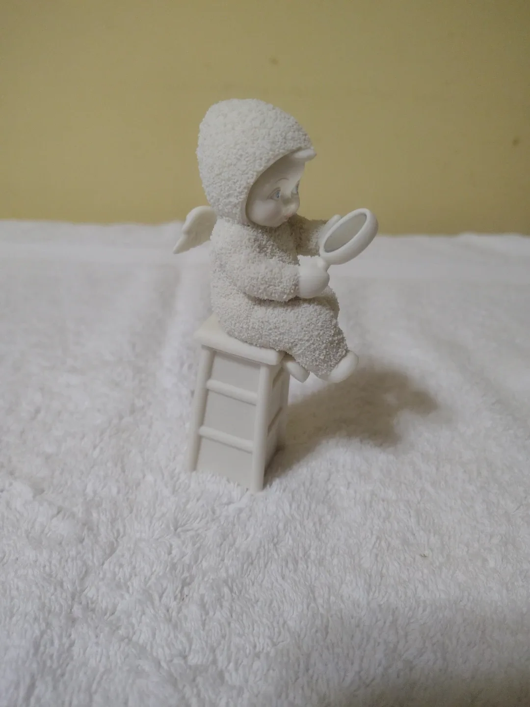 Snowbabies "Making My Entrance" Figurine image indicator(3)