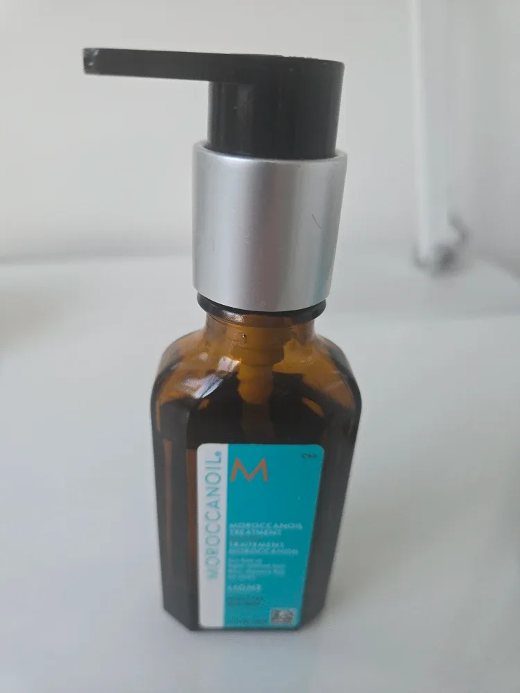 Moroccanoil Glimmer Shine Finish Spray & Moroccanoil Treatment image indicator(2)
