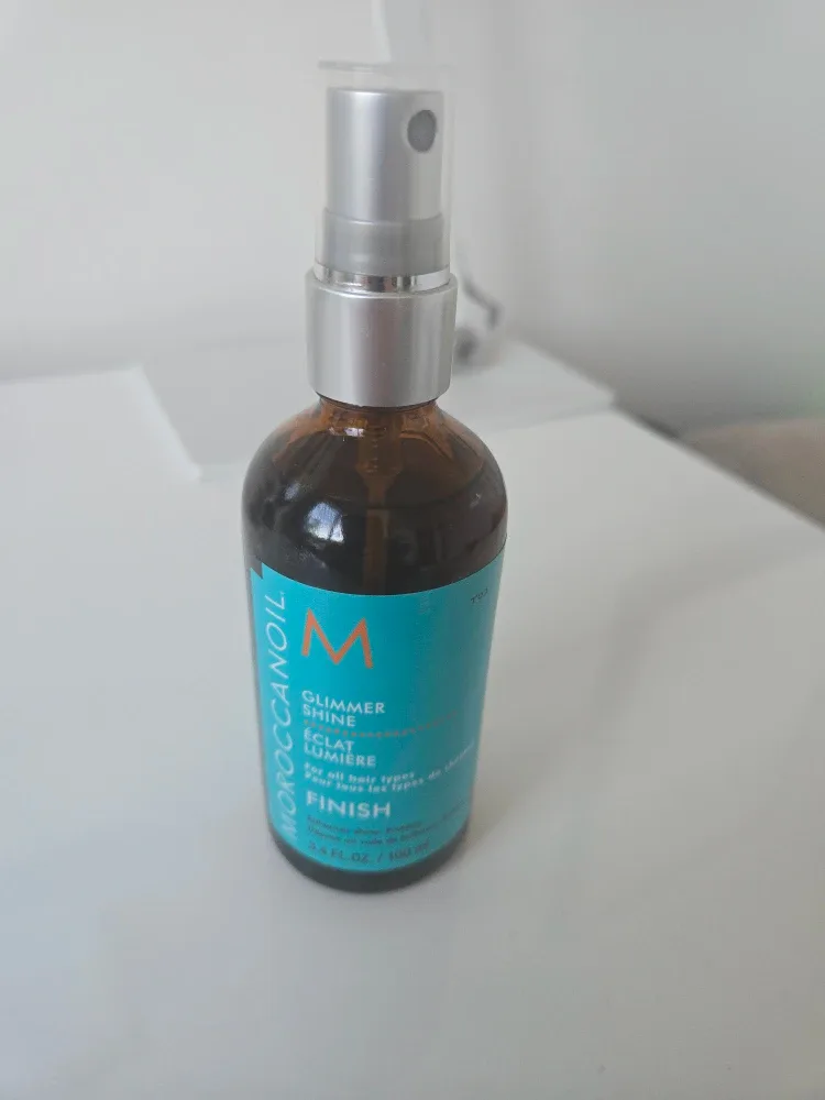 Moroccanoil Glimmer Shine Finish Spray & Moroccanoil Treatment image indicator(3)