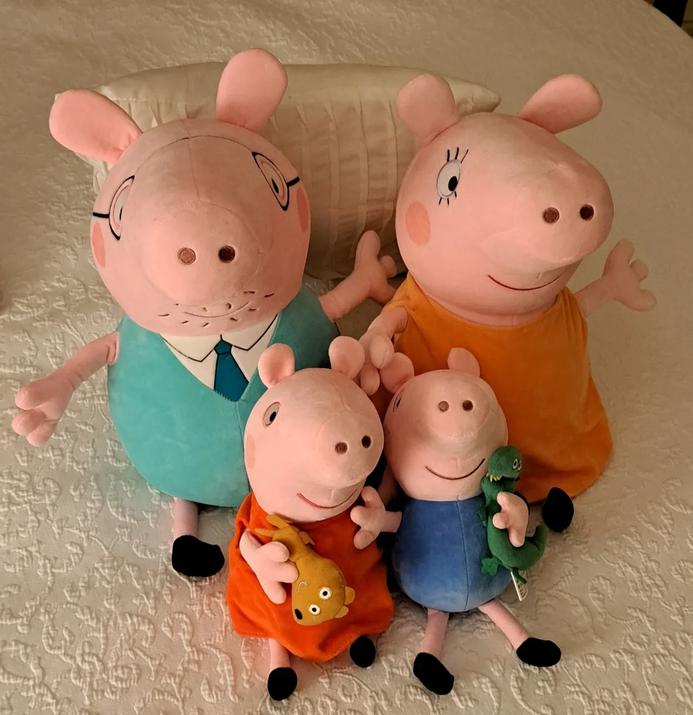 Peppa Pig Family Plush Set - Like New!