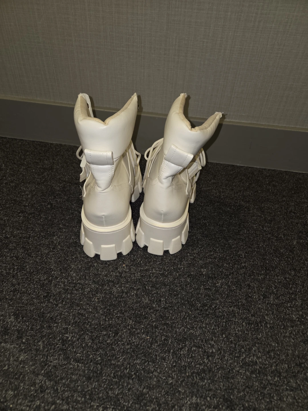 Public Desire White Platform Boots - photo 3