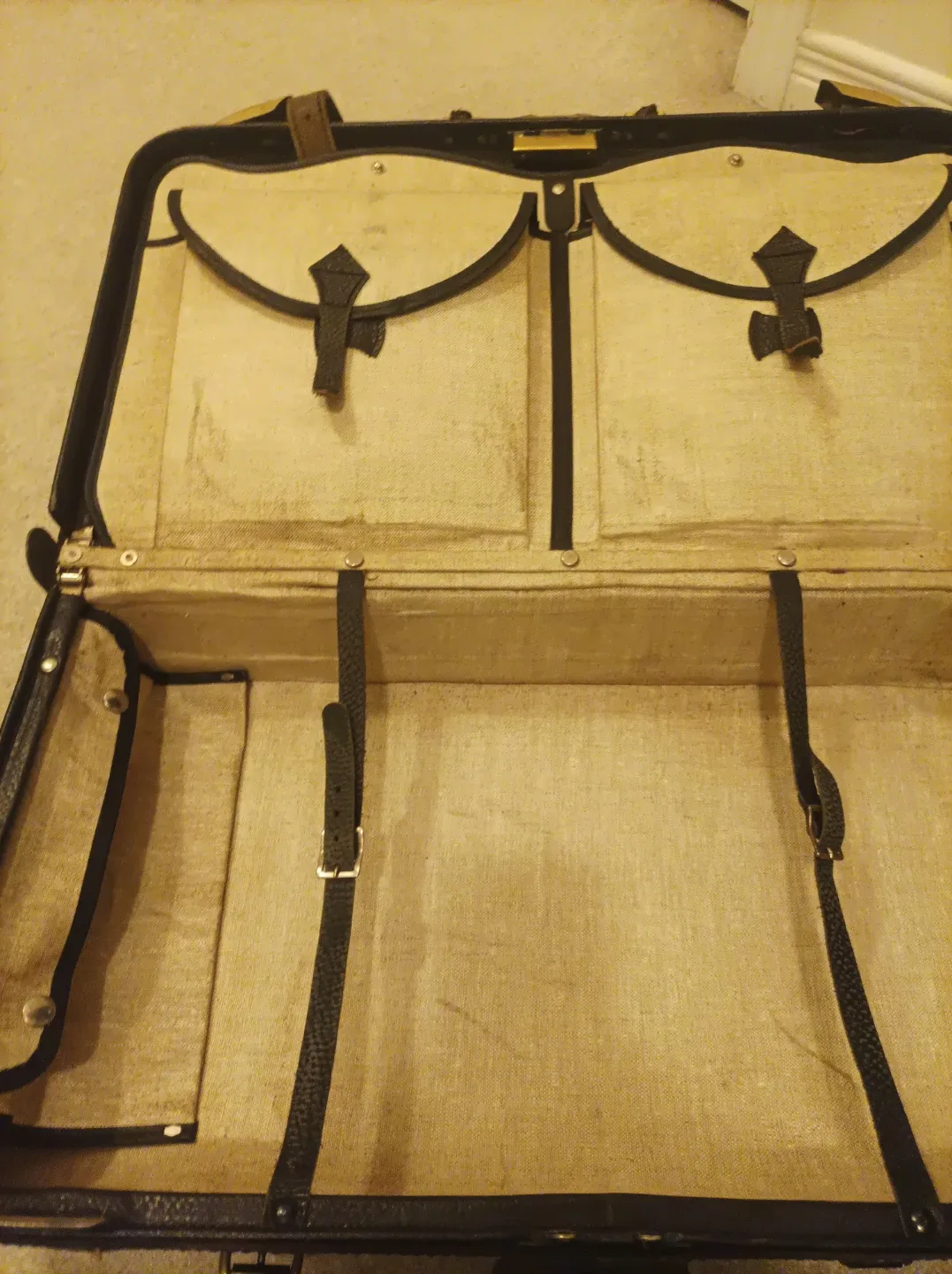 Eatonia Vintage Brown Leather Suitcase image indicator(6)