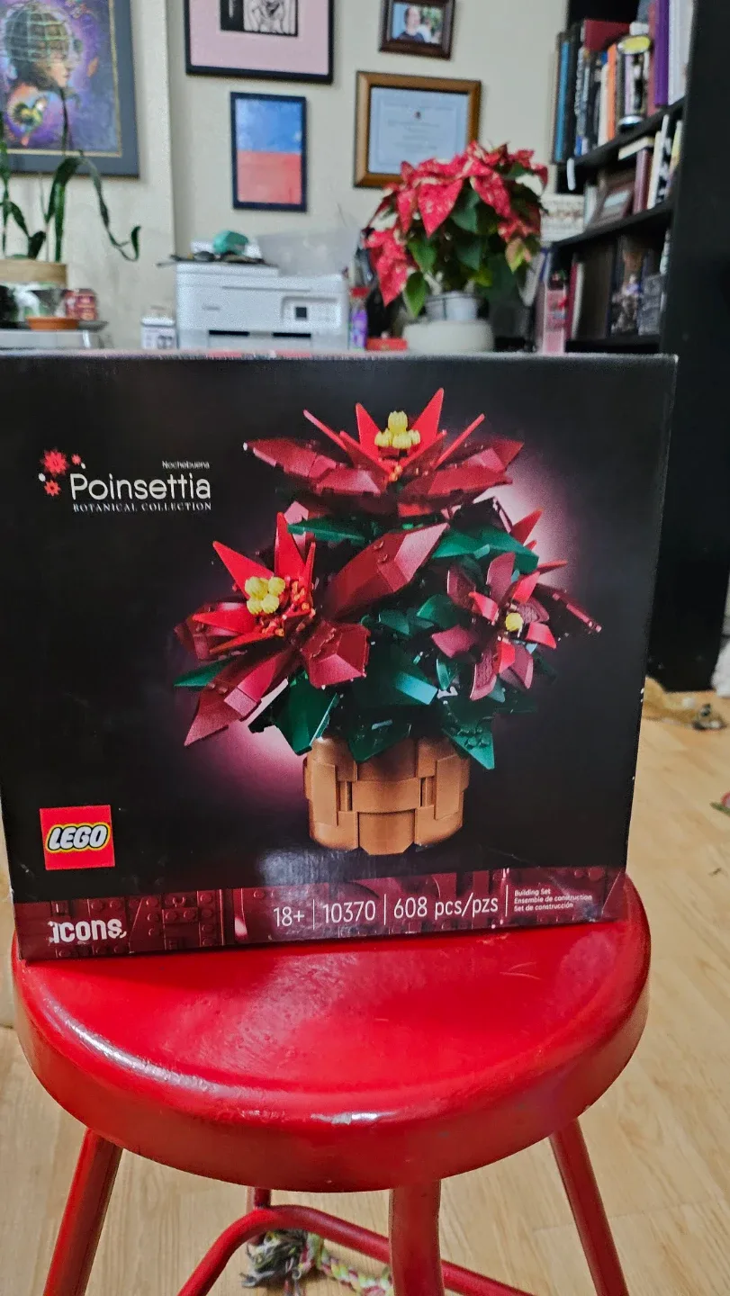 LEGO Icons Poinsettia Botanical Collection 10370 image indicator(3)
