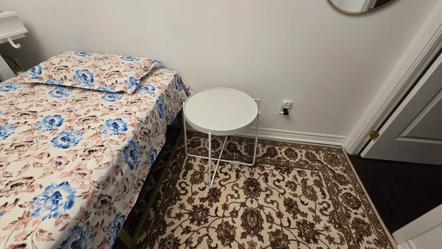 IKEA White Side Table - photo 2