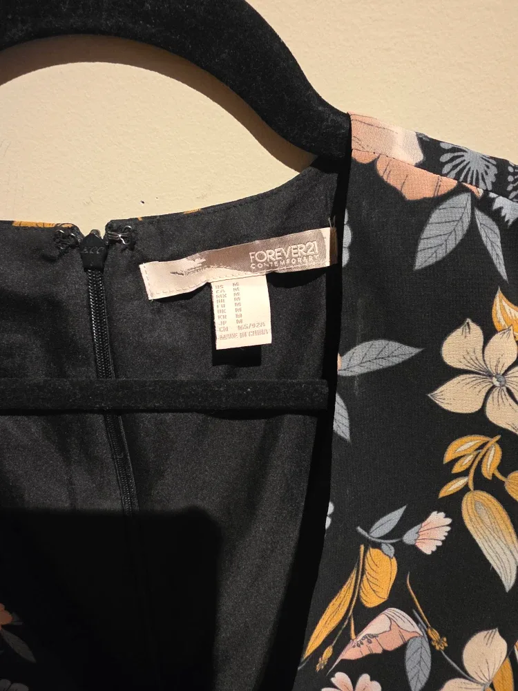 Forever 21 Floral Mini Dress - Size M image indicator(2)