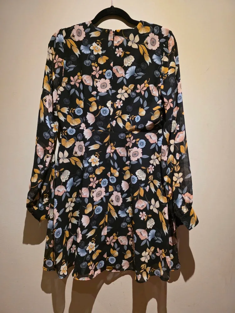Forever 21 Floral Mini Dress - Size M image indicator(3)