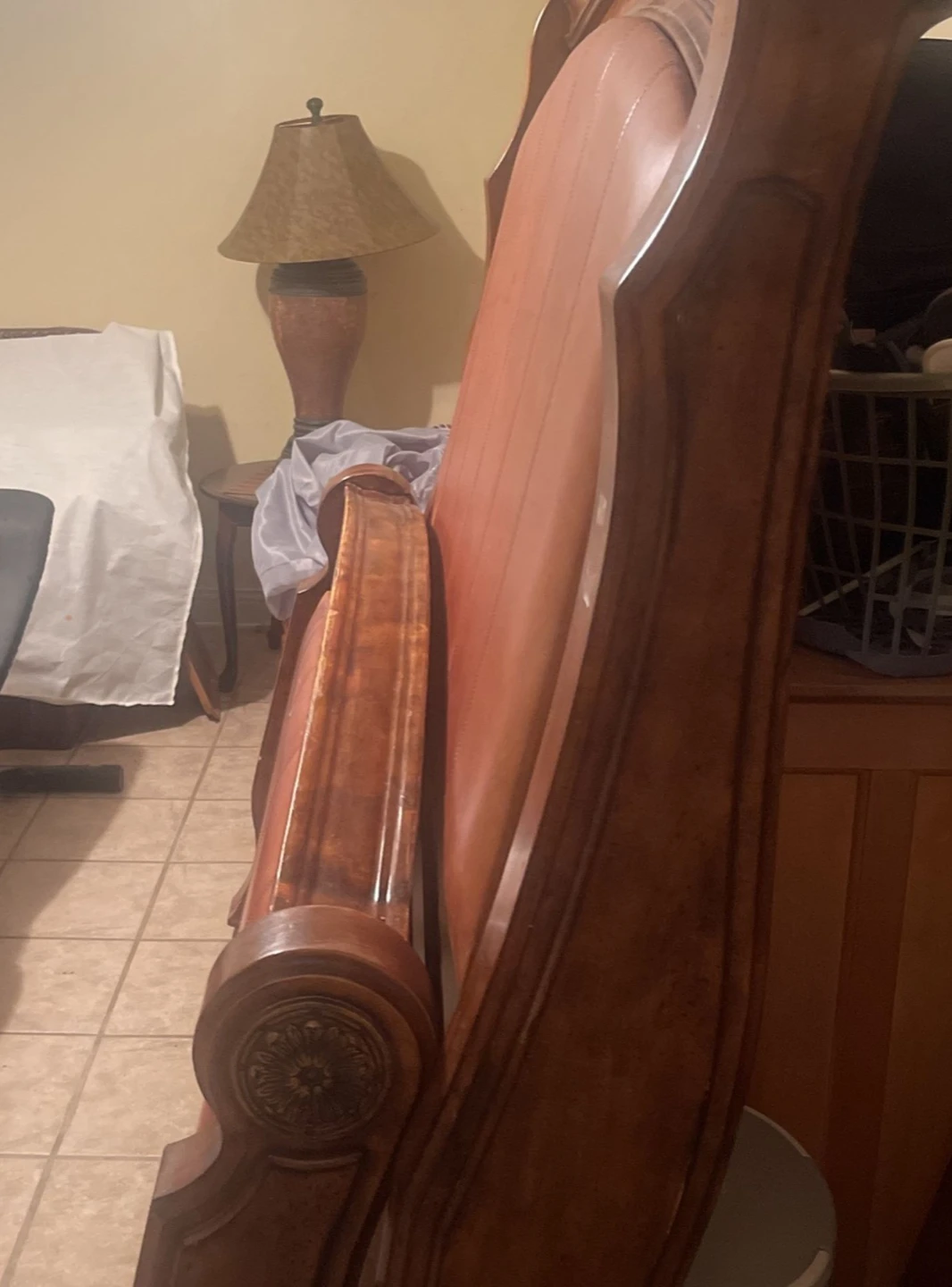 Queen size bed - photo 3