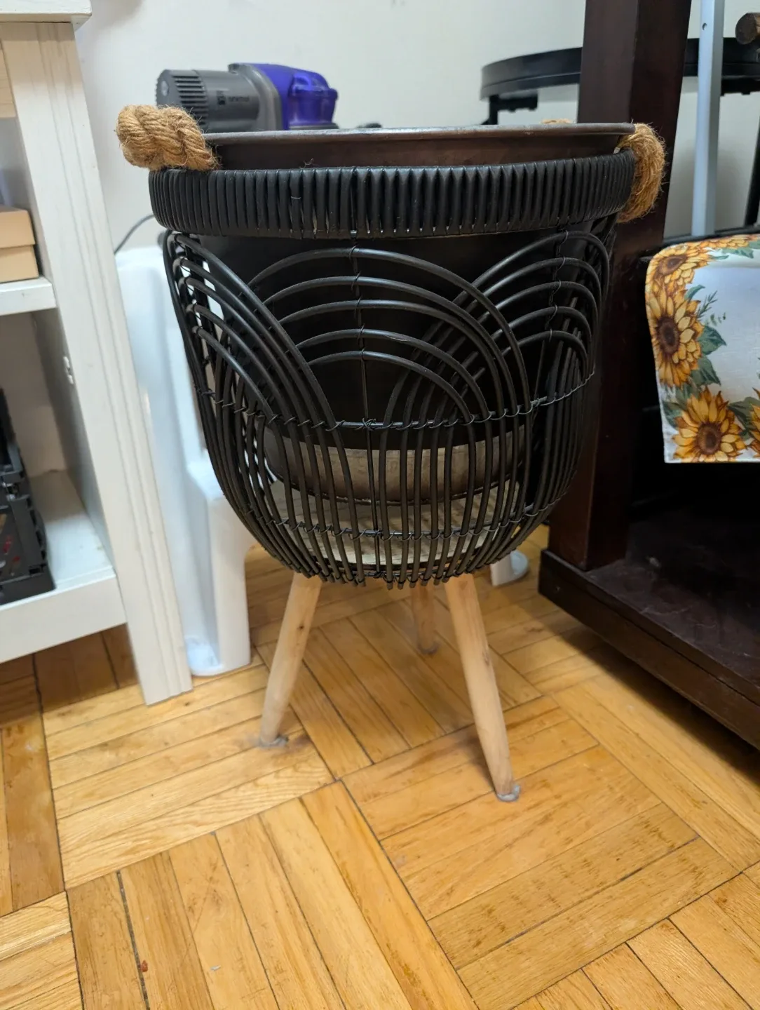 Black Wicker Plant Stand with Wooden Legs