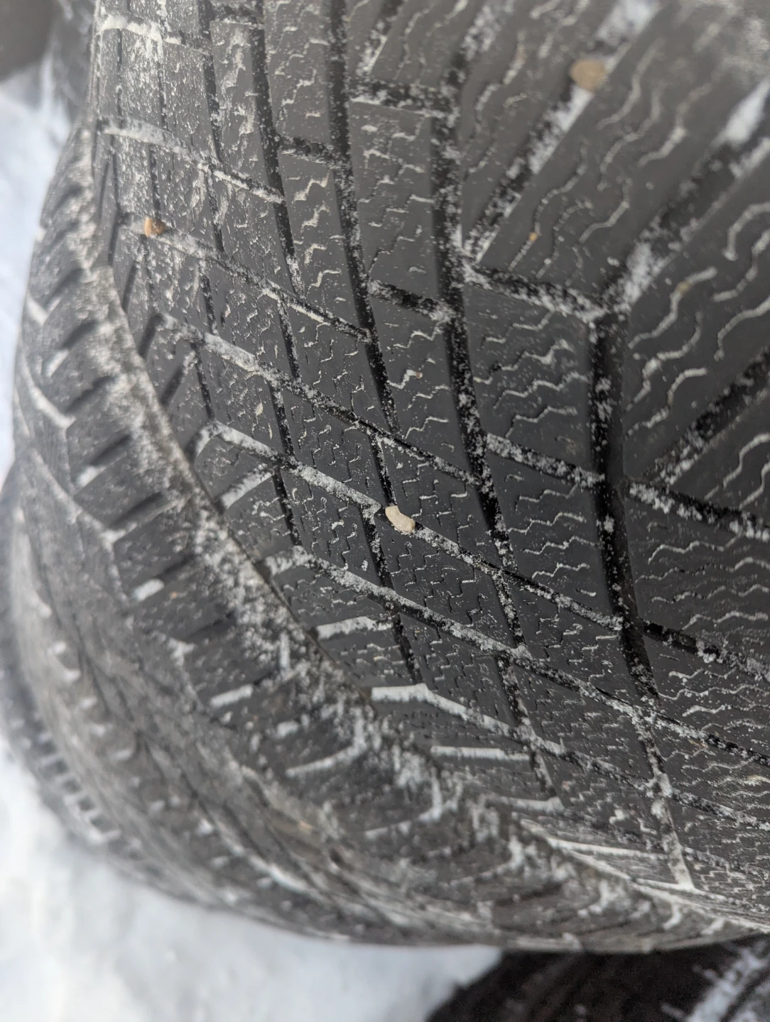 Set of 4 Winter Tires - 215/50 R18 - photo 3