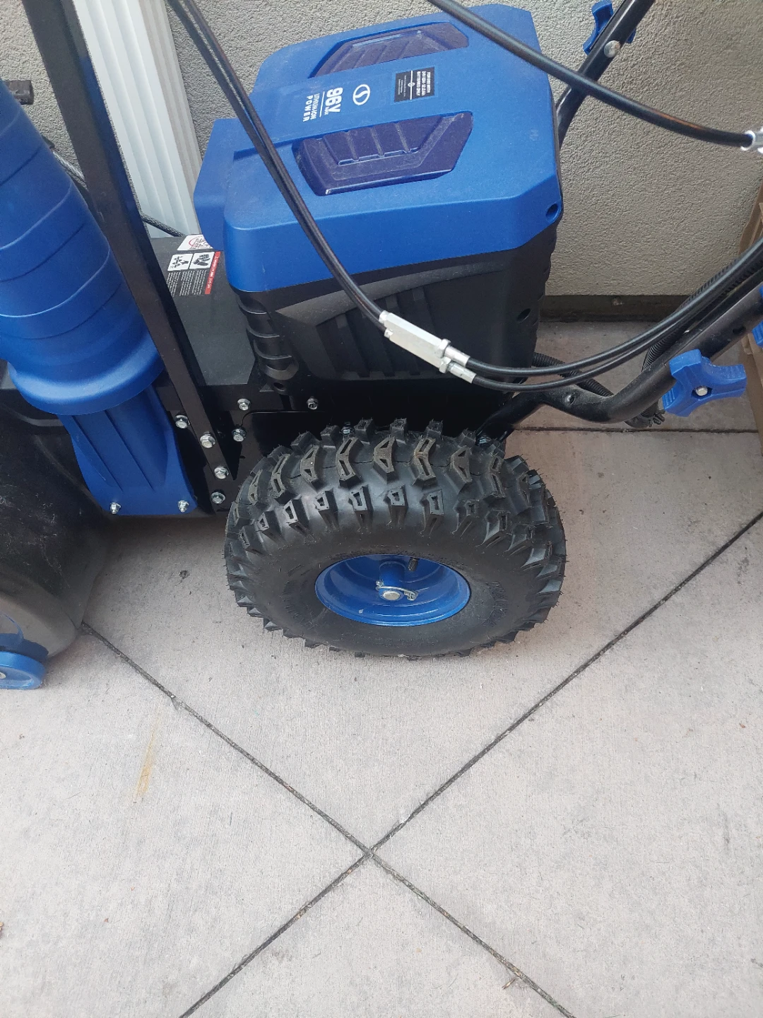 Snow Joe 96V Cordless Snow Blower no batteries