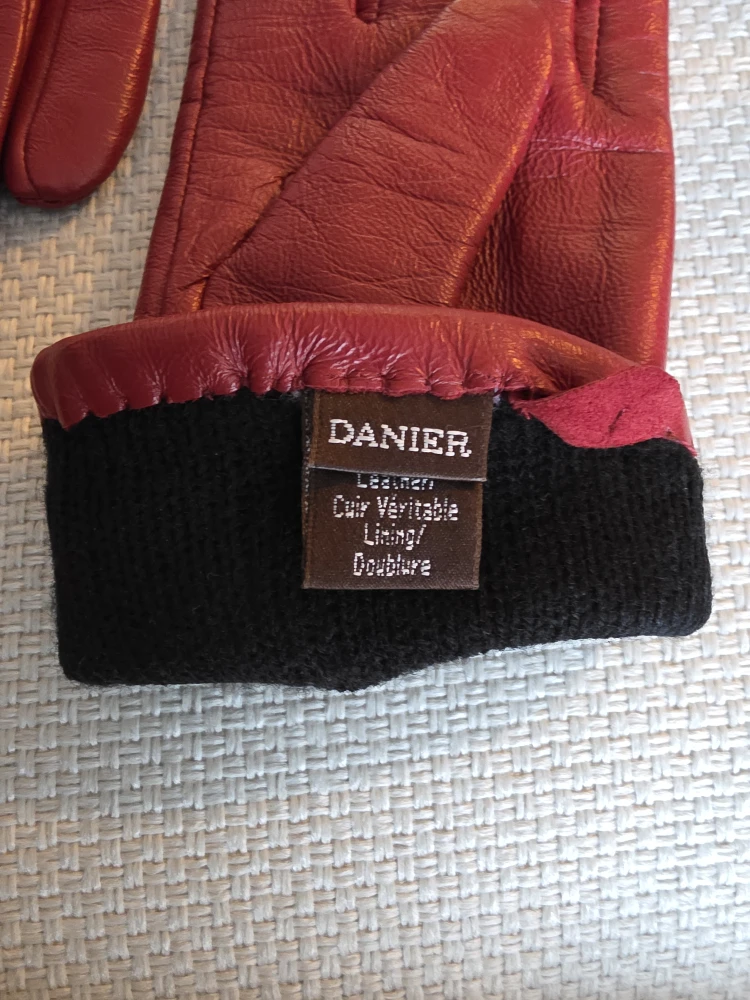 Danier Leather Gloves - Size XS - Red - photo 3