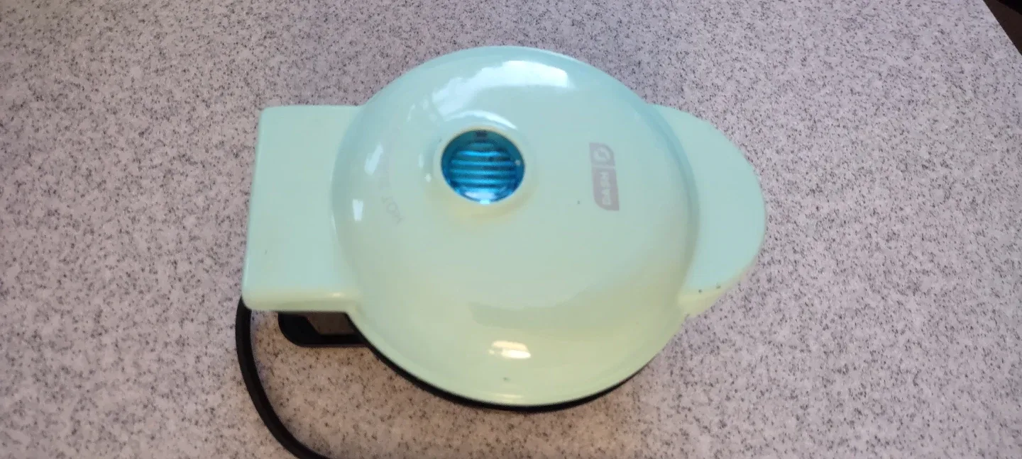 Dash Mini Waffle Maker - Mint image indicator(2)