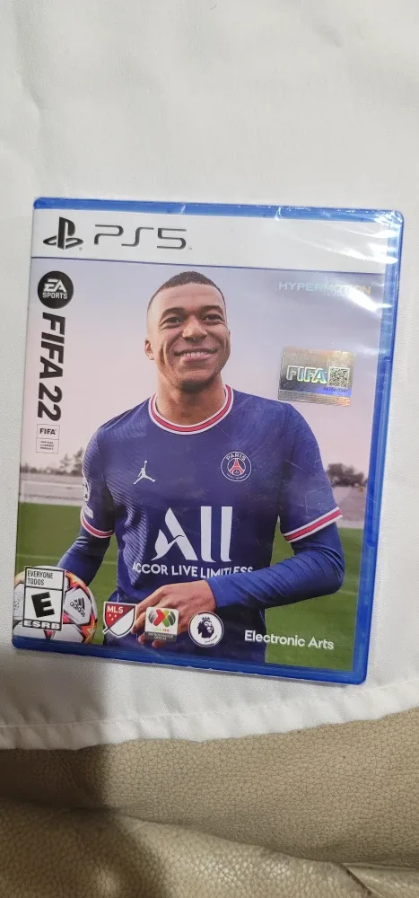 FIFA 22 for PS5 - Like New!