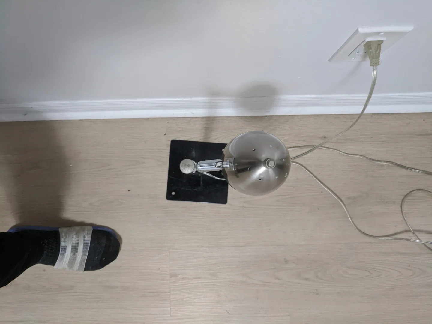 Silver Desk Lamp image indicator(5)