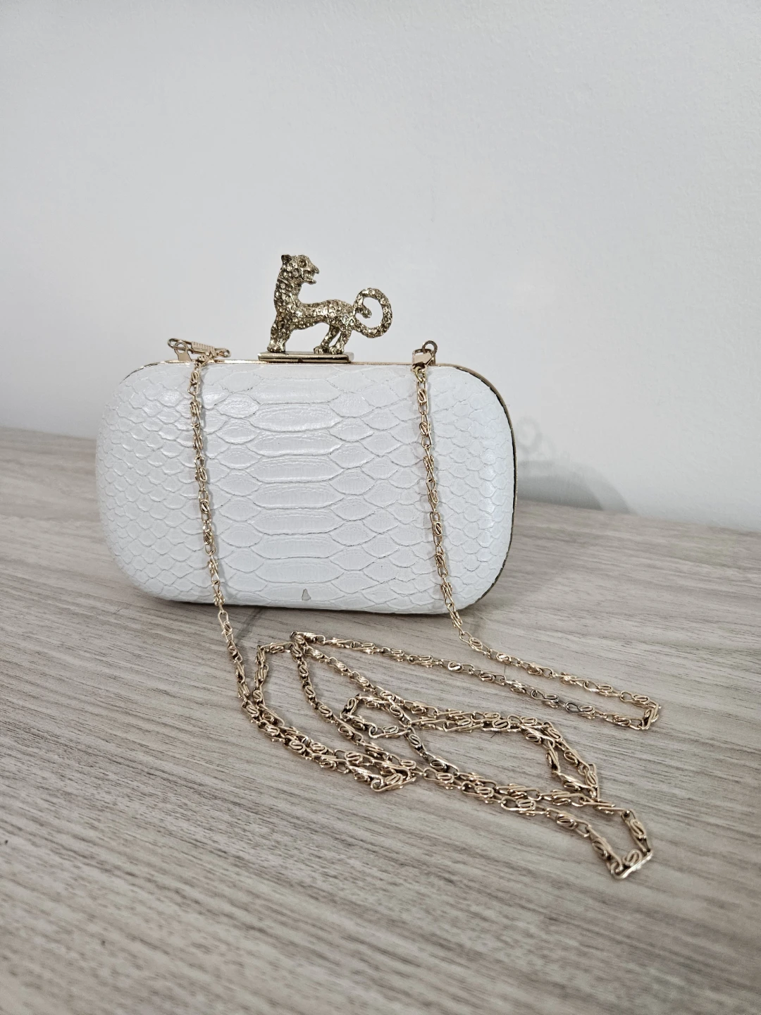 ALDO White Faux Leather Gold Chain Clutch - photo 3