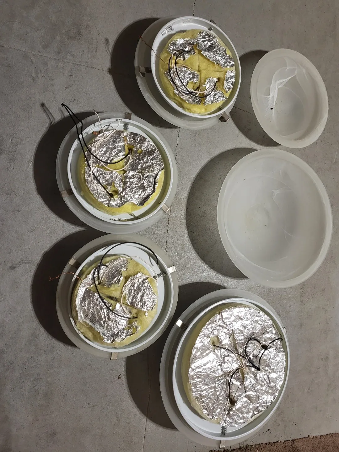 Ceiling Light Fixtures - 6 Available image indicator(2)