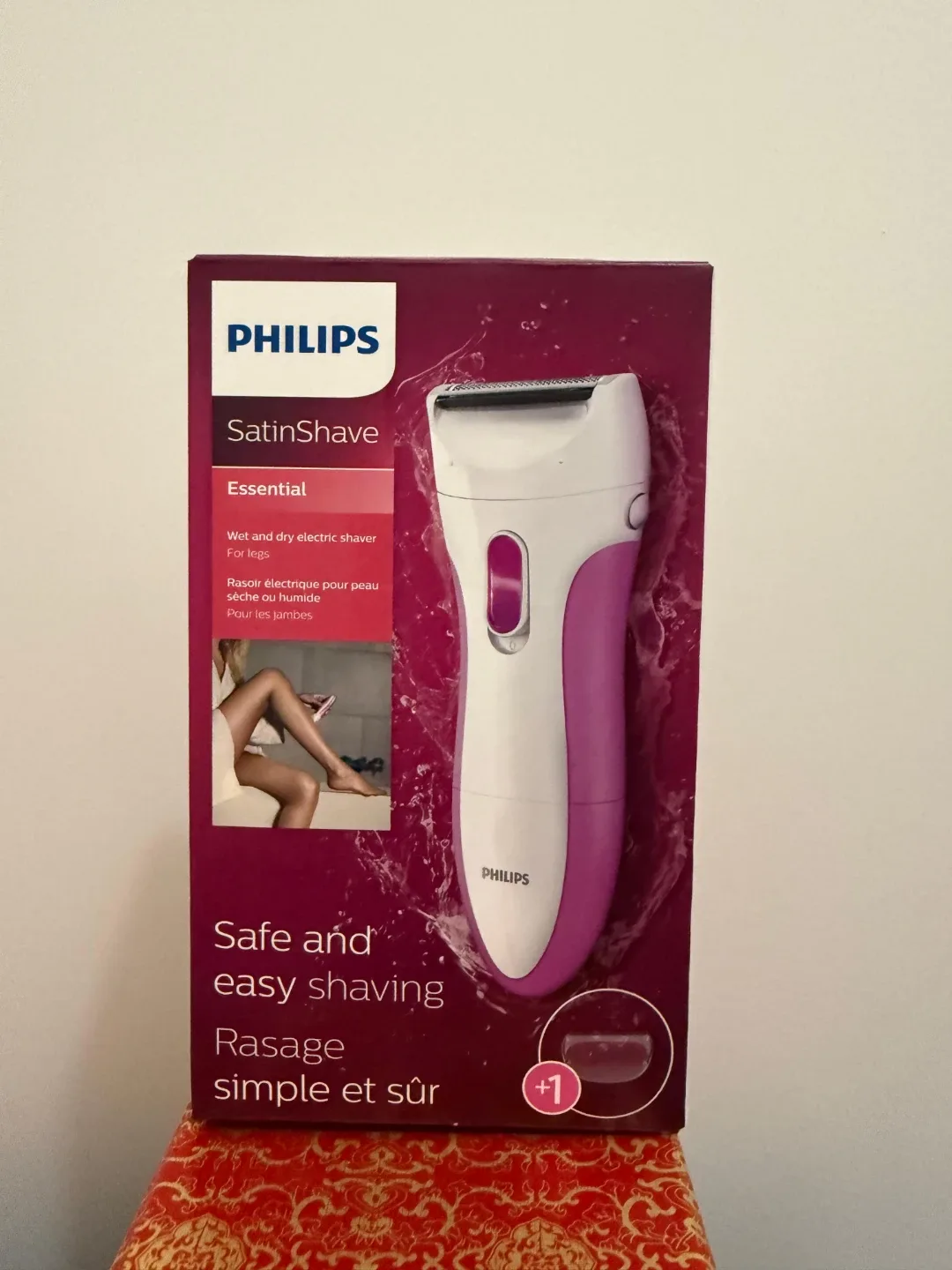 Philips SatinShave Essential - New in Box!