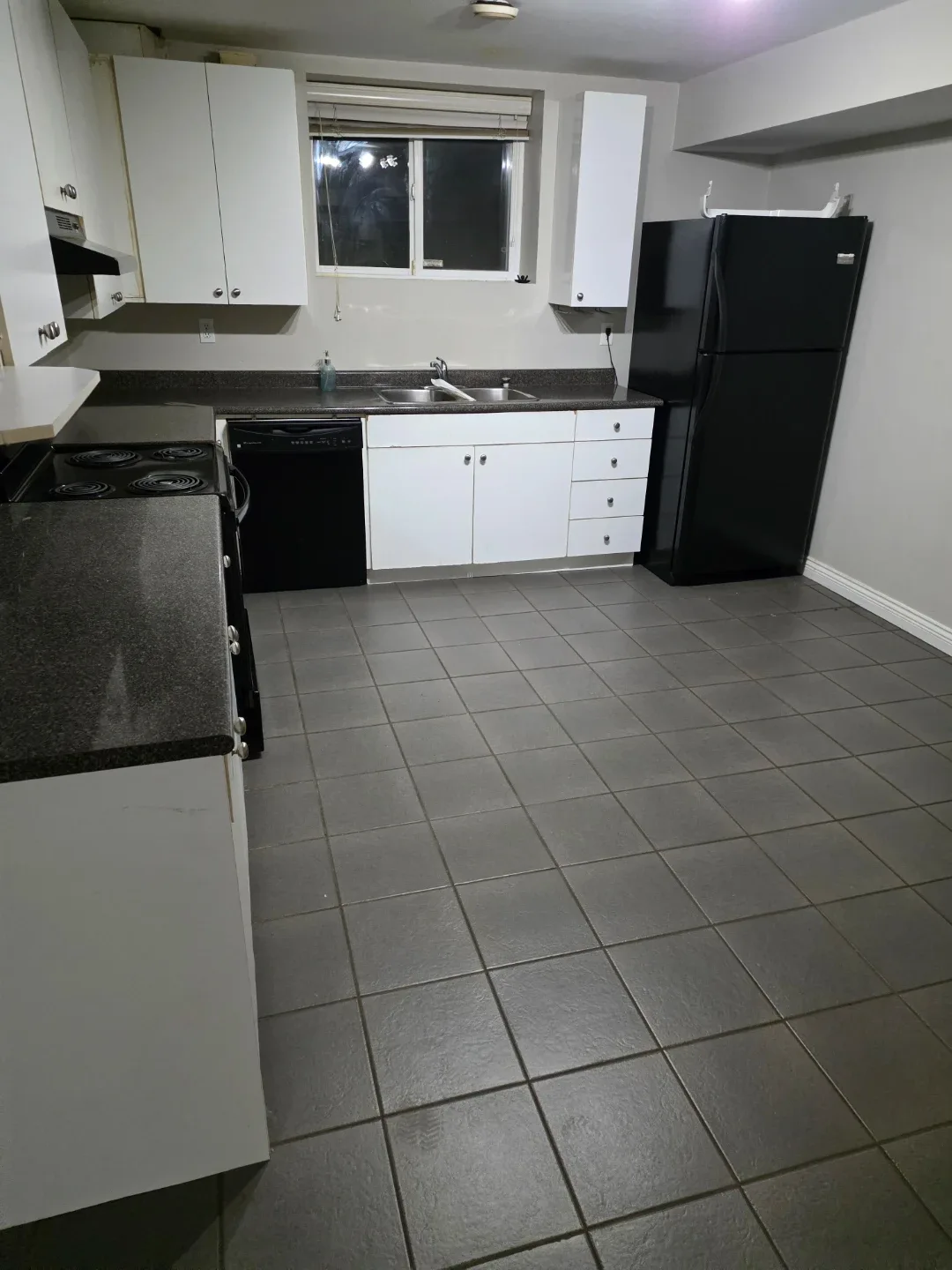 Basment suiete image indicator(6)