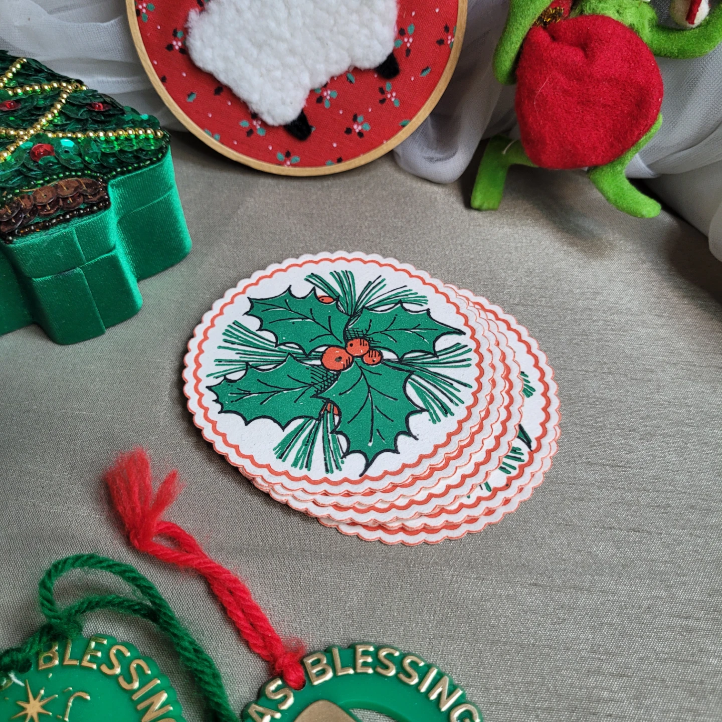 Mix Misc lot of Mostly Vintage Christmas Holiday Hanging etc.. - photo 3