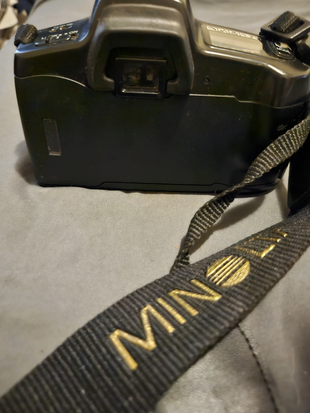 Minolta Maxxum 3000i Camera w/ Quantaray Lens - photo 2