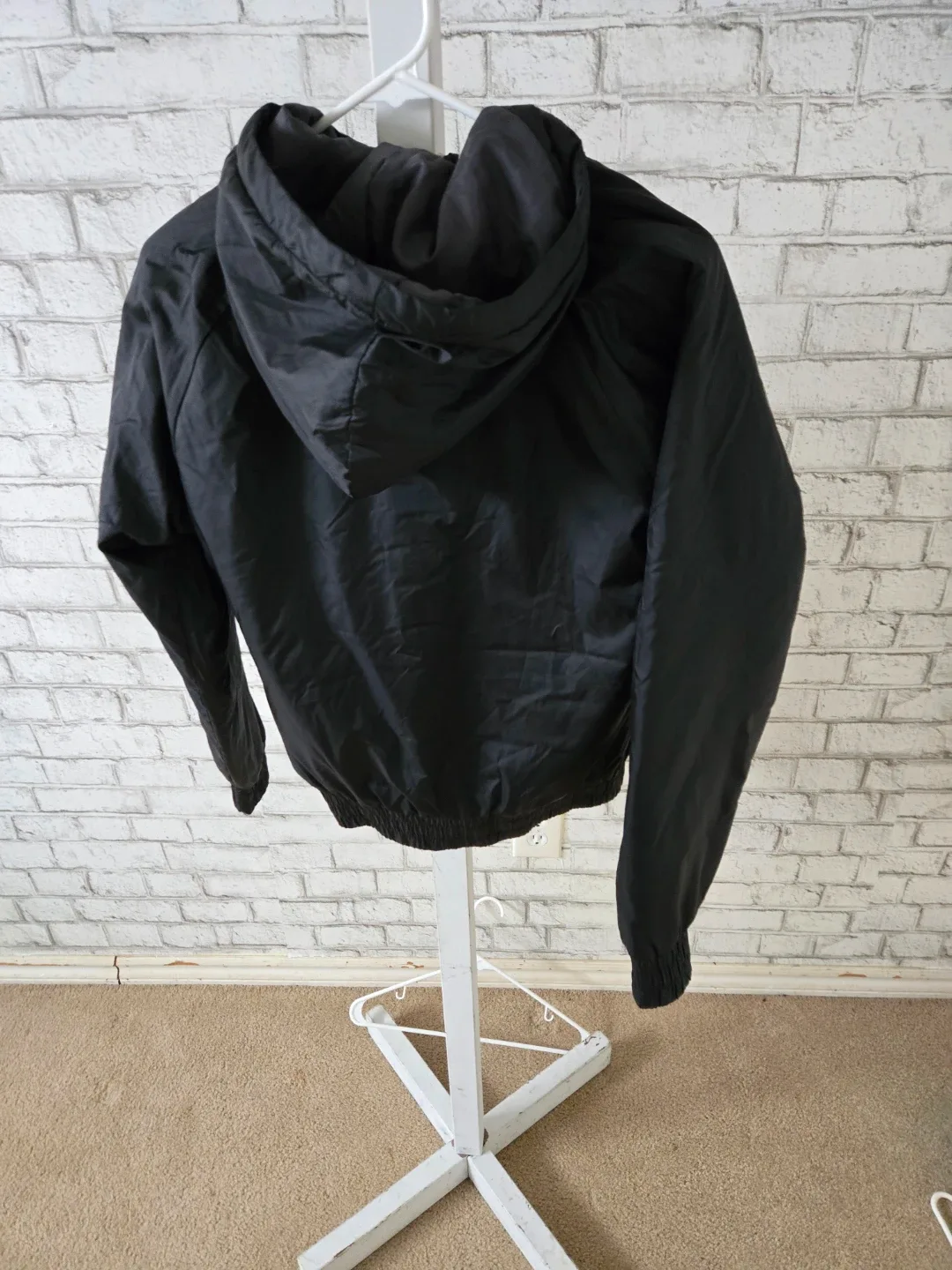 Reebok Black Hooded  Jacket size S image indicator(3)