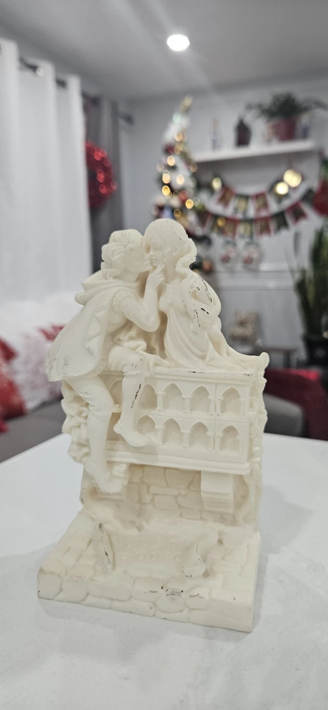 Vintage Romeo and Juliet Statue Figurine - photo 2